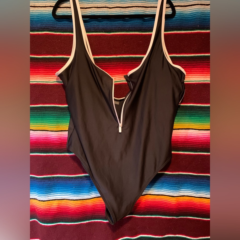 One peice swim suit